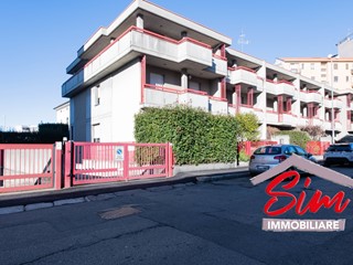 Villa in Vendita a Novara, zona Sacro Cuore, 462'000€, 378 m², con Box