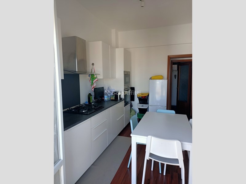 Appartamento in Affitto a Ancona, 630€, 102 m²