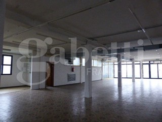 Negozio in Affitto a Casale sul Sile, 2'500€, 400 m²