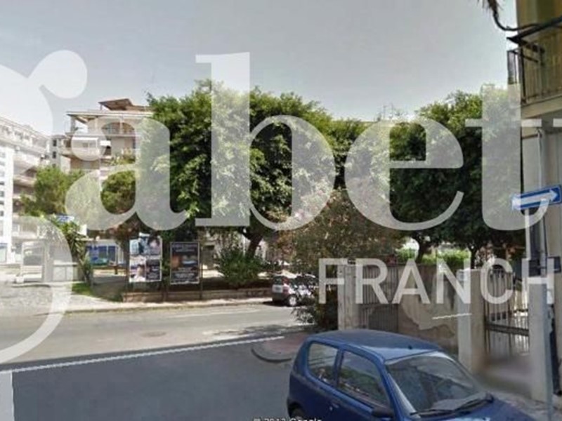 Magazzino in Vendita a Catania, 110'000€, 230 m²