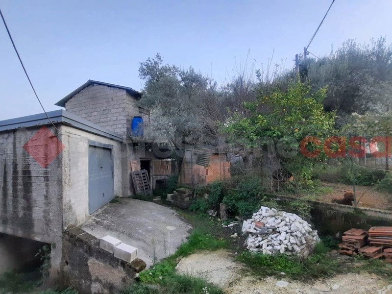Casa Indipendente in Vendita a Torrice, 148'000€, 200 m²