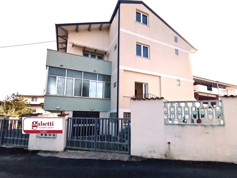 Appartamento in Vendita a Cepagatti, 78'000€, 115 m²