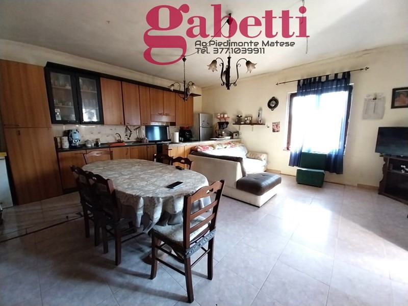 Casa Indipendente in Vendita a Baia e Latina, 62'000€, 190 m²