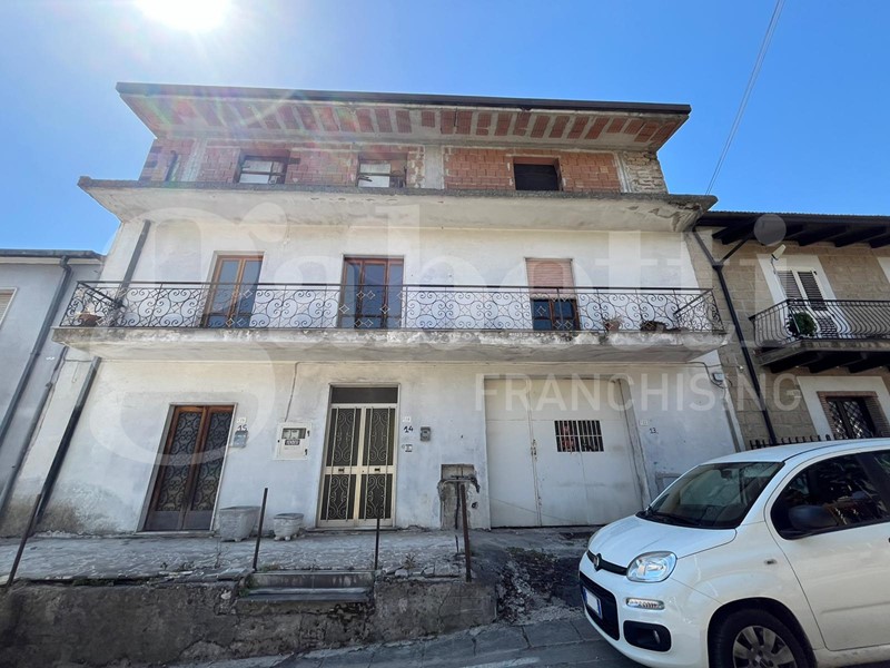 Casa Indipendente in Vendita a Alvignano, 120'000€, 160 m²