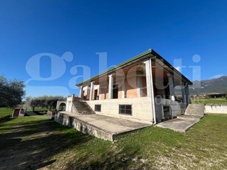 Villa in Vendita a Alife, 280'000€, 300 m²