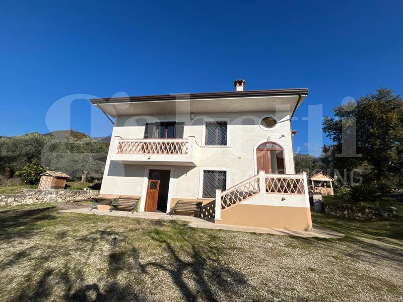 Villa in Vendita a Alife, 350'000€, 280 m², arredato