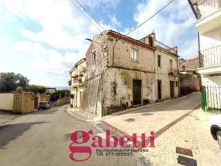 Casa Indipendente in Vendita a San Potito Sannitico, 40'000€, 98 m²