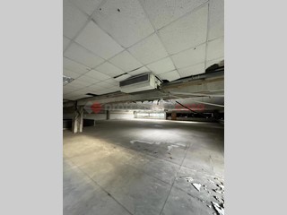 Capannone in Vendita a Arezzo, 2'000'000€, 2400 m²