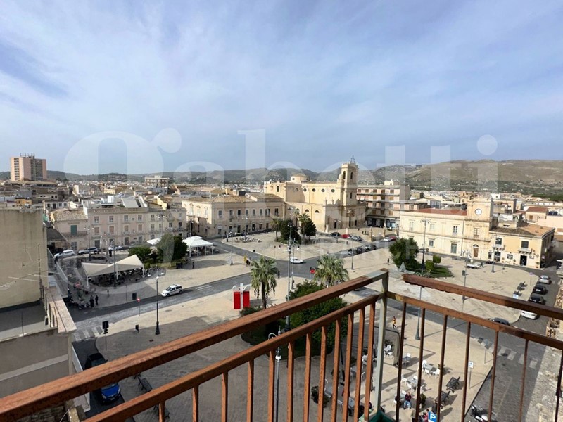Appartamento in Vendita a Avola, 105'000€, 147 m²