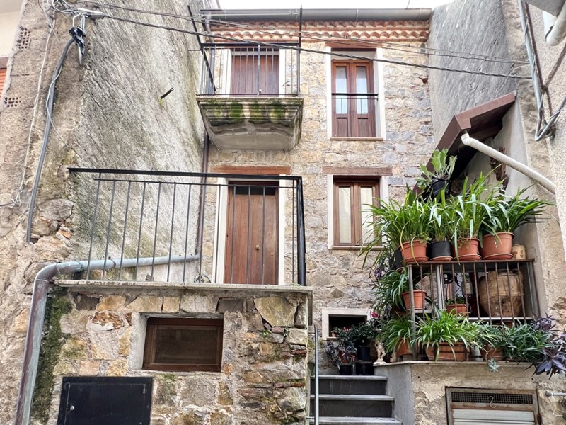 Casa Indipendente in Vendita a Torre Orsaia, 43'000€, 97 m², arredato
