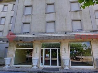 Attività commerciale in Vendita a Chianciano Terme, 440'000€, 2400 m²