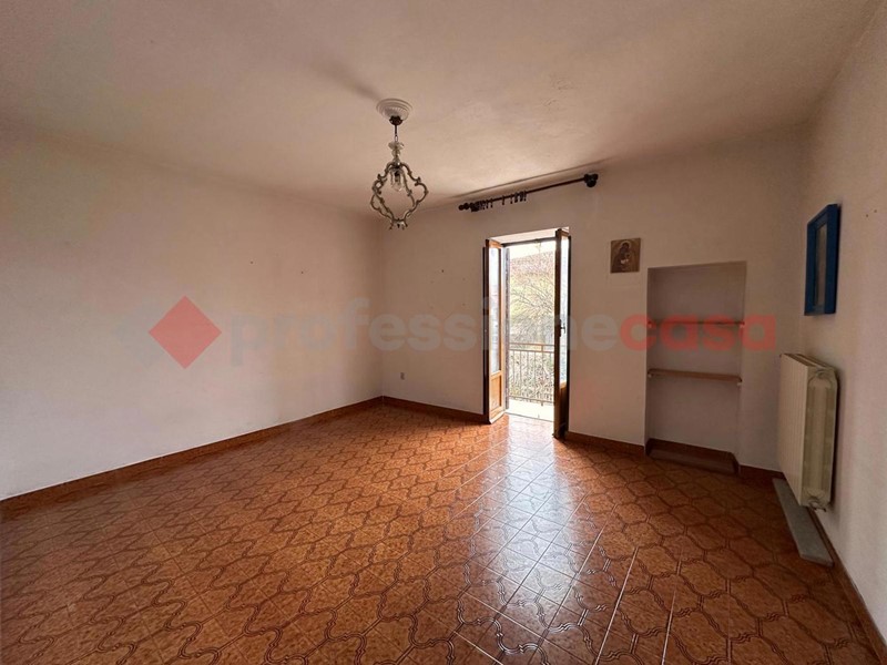 Casa Indipendente in Vendita a Avezzano, 62'000€, 160 m²