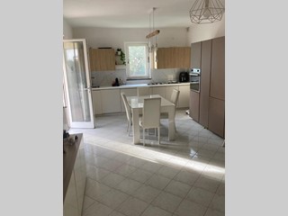 Quadrilocale in Vendita a Massa, zona Marina di Massa, 239'000€, 70 m²