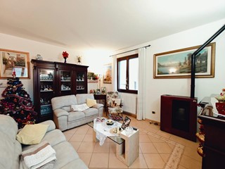 Villa in Vendita a Casciana Terme Lari, zona Quattro Strade, 400'000€, 564 m², arredato