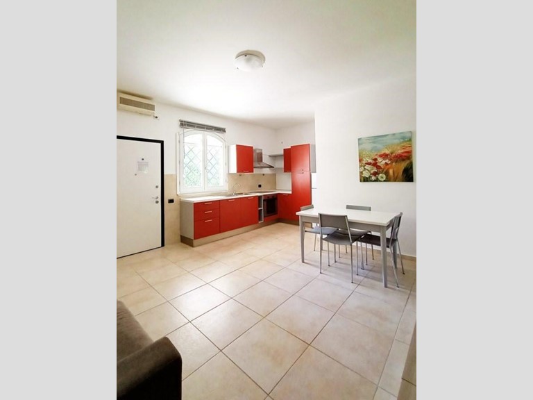 Appartamento in Affitto a Montignoso, 700€, 650 m², arredato