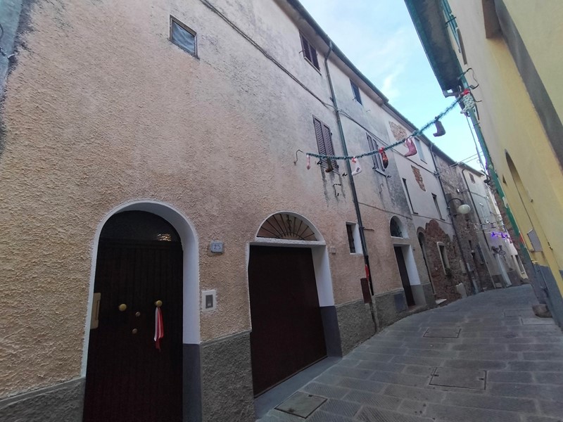 Casa Indipendente in Vendita a Grosseto, 165'000€, 240 m²