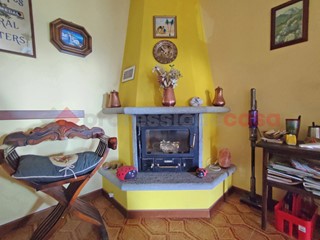 Casa Indipendente in Vendita a Gattico Veruno, 275'000€, 450 m²