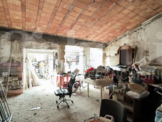 Magazzino in Vendita a Follonica, 85'000€, 115 m²