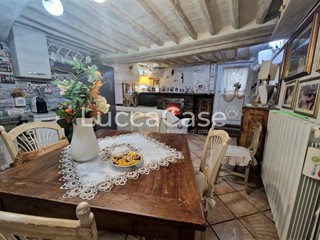 Casa Indipendente in Vendita a Capannori, zona Castelvecchio, 99'000€, 80 m², arredato