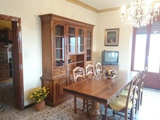 Appartamento in Vendita a Lucca, zona Sant'Alessio, 199'000€, 150 m², arredato, con Box