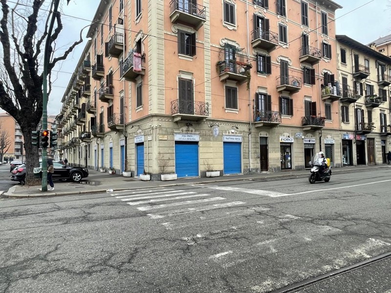 Attività commerciale in Vendita a Torino, 65'000€, 250 m²