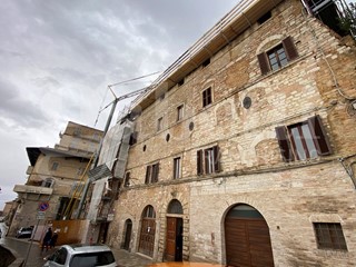 Trilocale in Vendita a Assisi, 160'000€, 85 m²