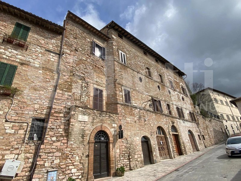 Trilocale in Vendita a Assisi, 160'000€, 85 m²
