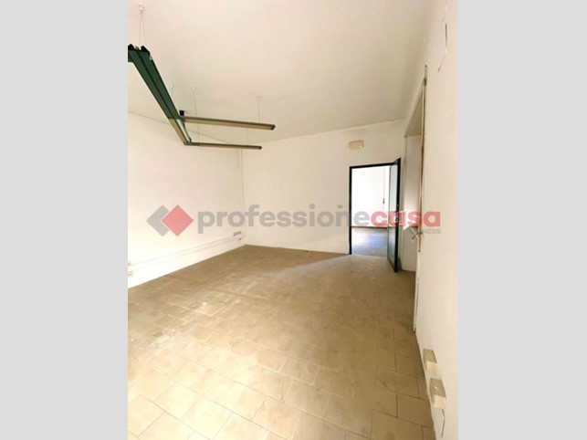 Ufficio in Affitto a Livorno, 650€, 90 m²