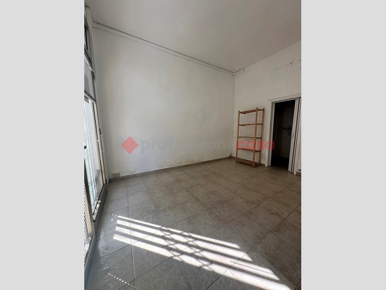 Negozio in Affitto a Livorno, 350€, 20 m²