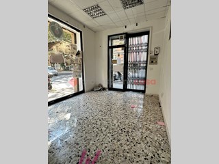 Negozio in Affitto a Livorno, 600€, 40 m²