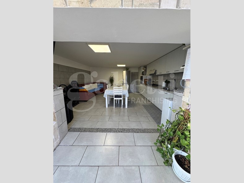 Quadrilocale in Vendita a Cave, 119'000€, 170 m²