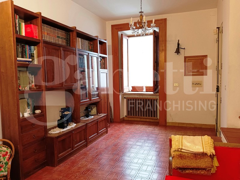 Appartamento in Vendita a Cerisano, 100'000€, 260 m²