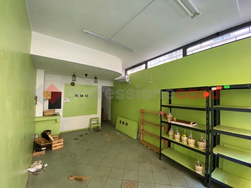 Negozio in Affitto a Livorno, 450€, 26 m²
