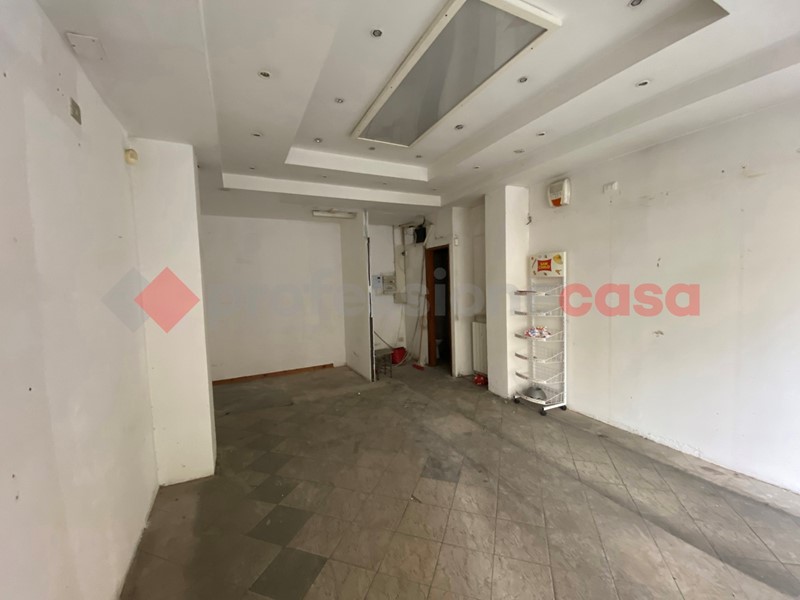 Negozio in Affitto a Livorno, 600€, 30 m²