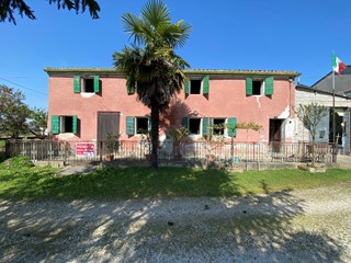 Casale in Vendita a Pojana Maggiore, 45'000&euro;, 195 m²