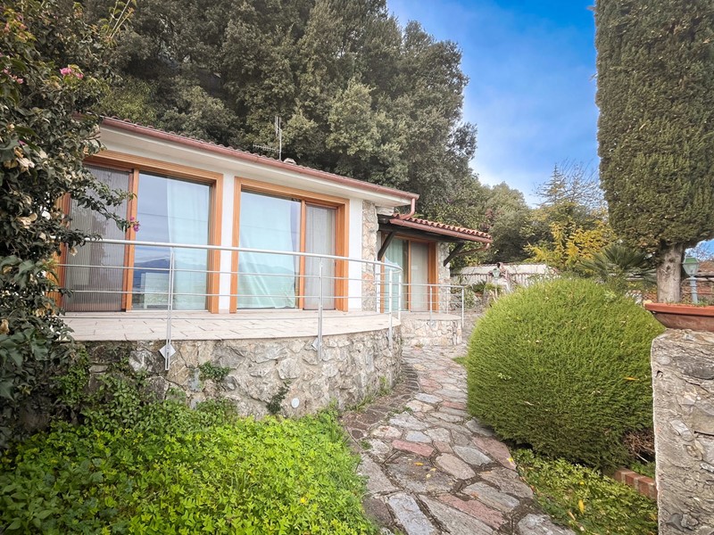 Villa in Vendita a San Giovanni a Piro, 120 m², arredato