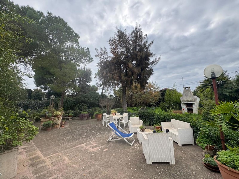 Villa in Vendita a Leporano, 370'000€, 210 m²