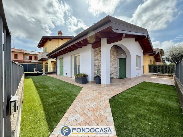 Villetta a schiera in Vendita a Coccaglio, 100 m²