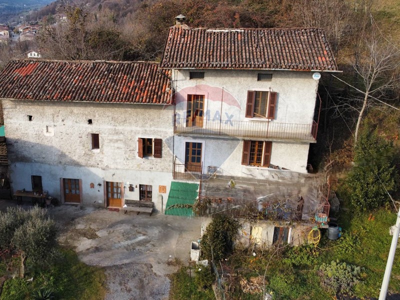 Casa Indipendente in Vendita a Sovere, 119'000€, 220 m²