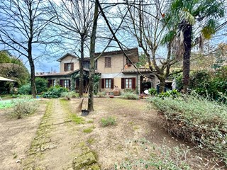 Villa in Vendita a Siena, zona Fogliano Grosso, 850'000€, 300 m²