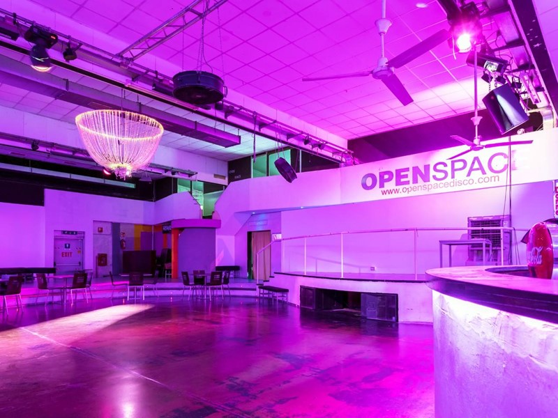 Attività commerciale in Vendita a Curno, 270'000€, 1000 m²