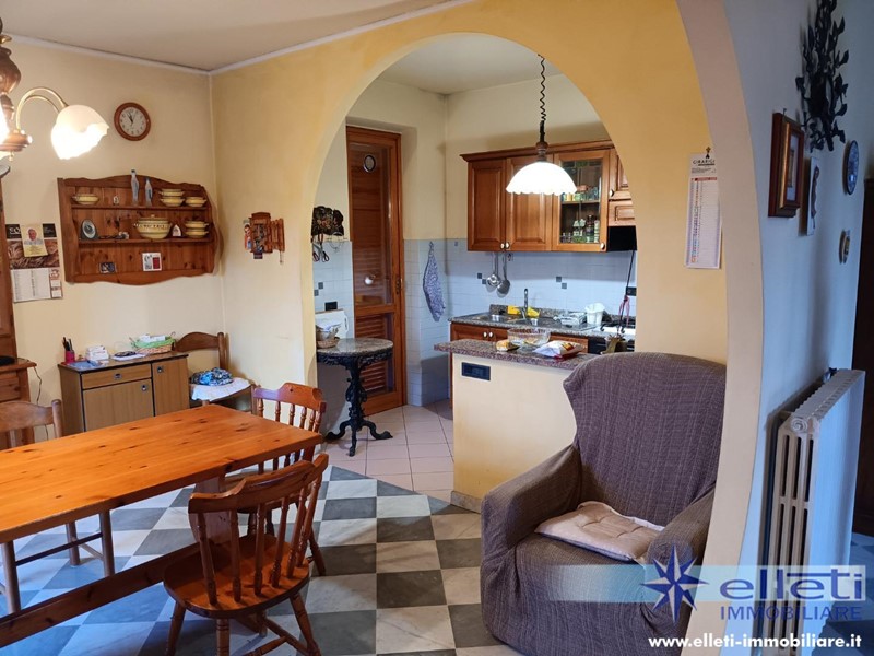 Villa bifamiliare in Vendita a Massa, zona Quercioli, 490'000€, 190 m², arredato
