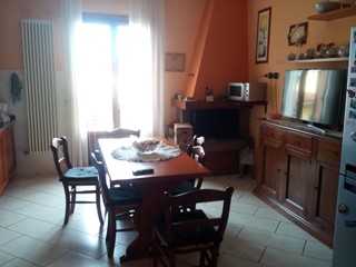 Casa Indipendente in Vendita a Montopoli in Val d'Arno, zona Capanne, 280'000€, 180 m², con Box
