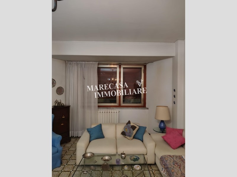 Quadrilocale in Vendita a Carrara, 140'000€, 105 m², arredato