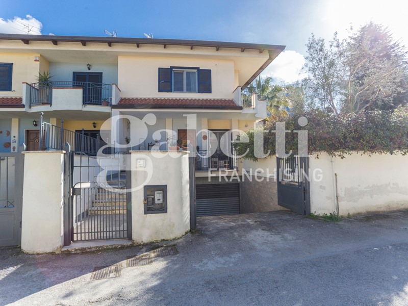 Villa in Vendita a Marano di Napoli, 438'000€, 200 m²