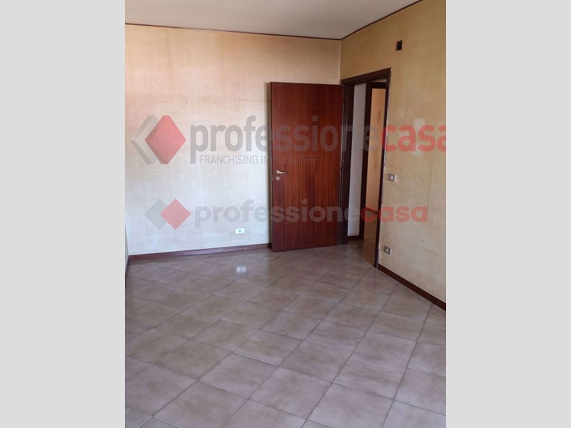 Appartamento in Vendita a Frosinone, 119'999€, 130 m², con Box