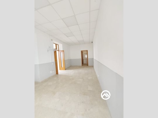 Ufficio in Affitto a Caivano, 400€, 75 m²