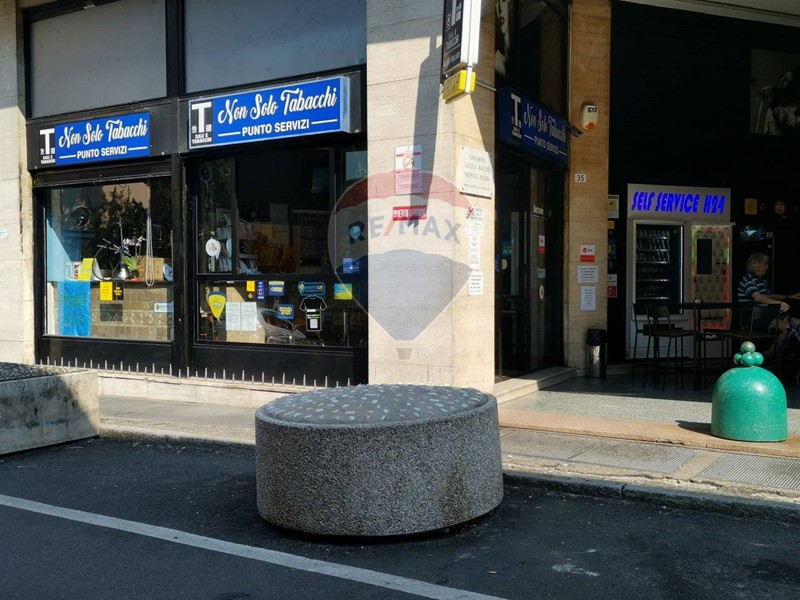 Negozio in Vendita a Pavia, zona Ticinello - Stazione, 185'000€, 85 m²