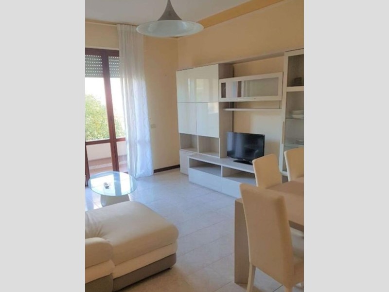 Quadrilocale in Vendita a Massa, zona Marina di Massa, 310'000€, 100 m², con Box