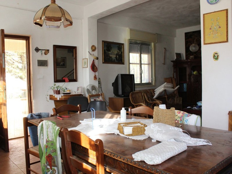 Villa in Vendita a Villafrati, 120'000€, 170 m², arredato